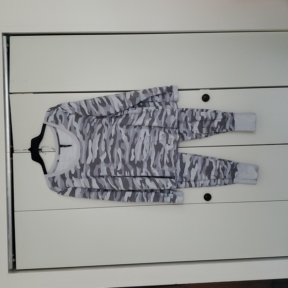 Torrid Gray and White Relaxed Long Sleeve Hoodie With Drawstring Button Pant - Picture 13 of 16